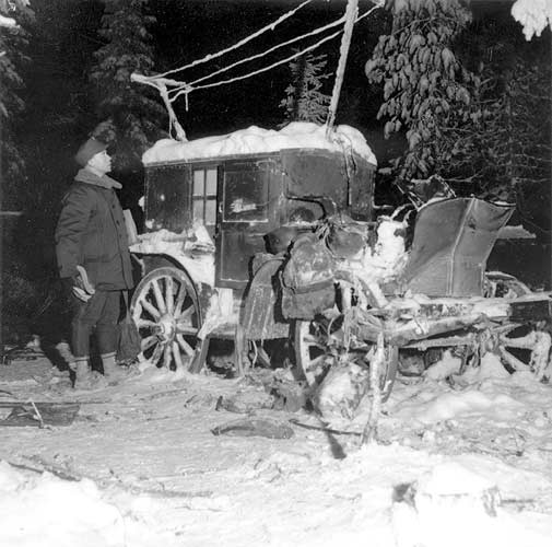Январь 1940 года. Повозка красноармейцев-связистов
